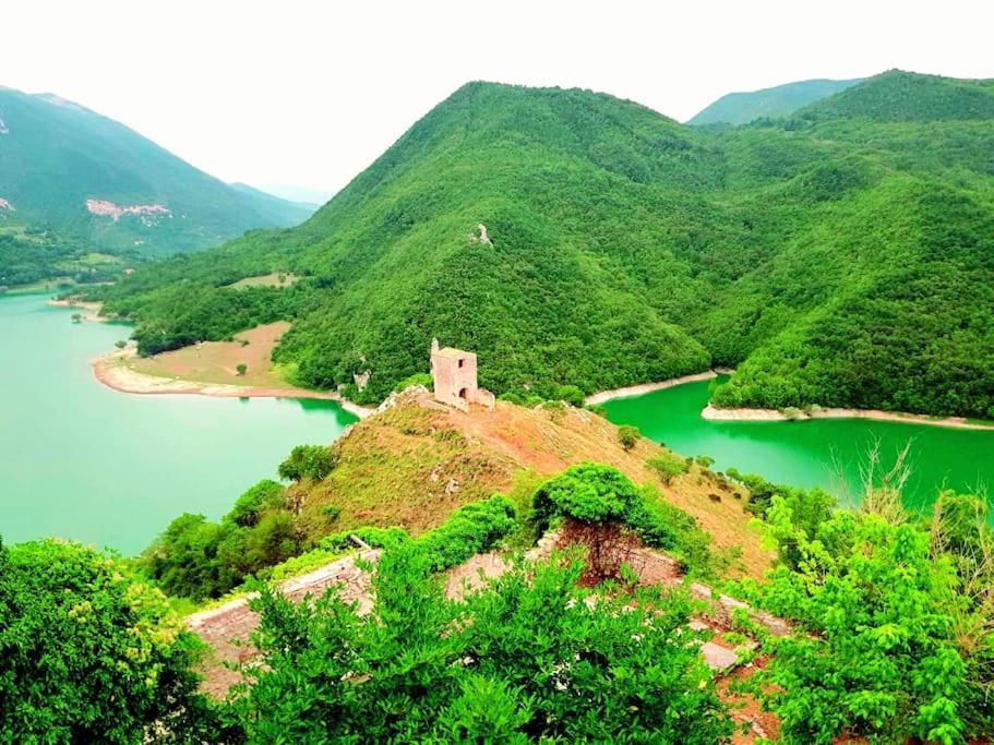 Letizia Lake House Panoramic View Appartement Colle di Tora Buitenkant foto