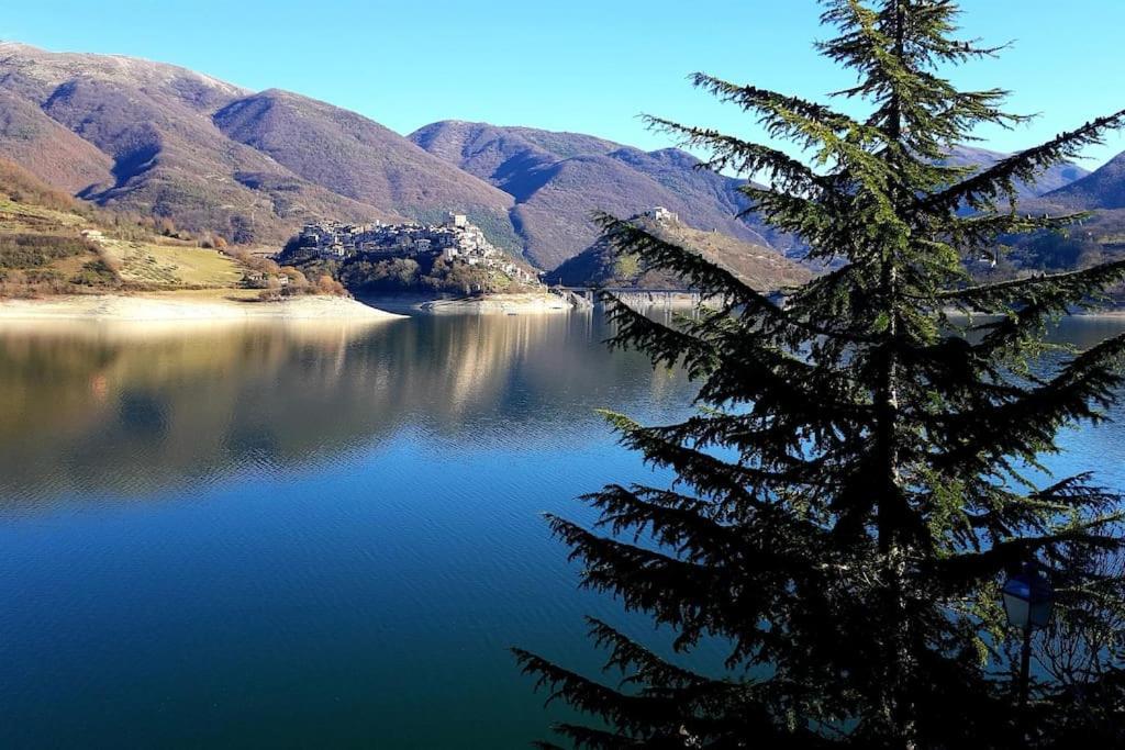 Letizia Lake House Panoramic View Appartement Colle di Tora Buitenkant foto